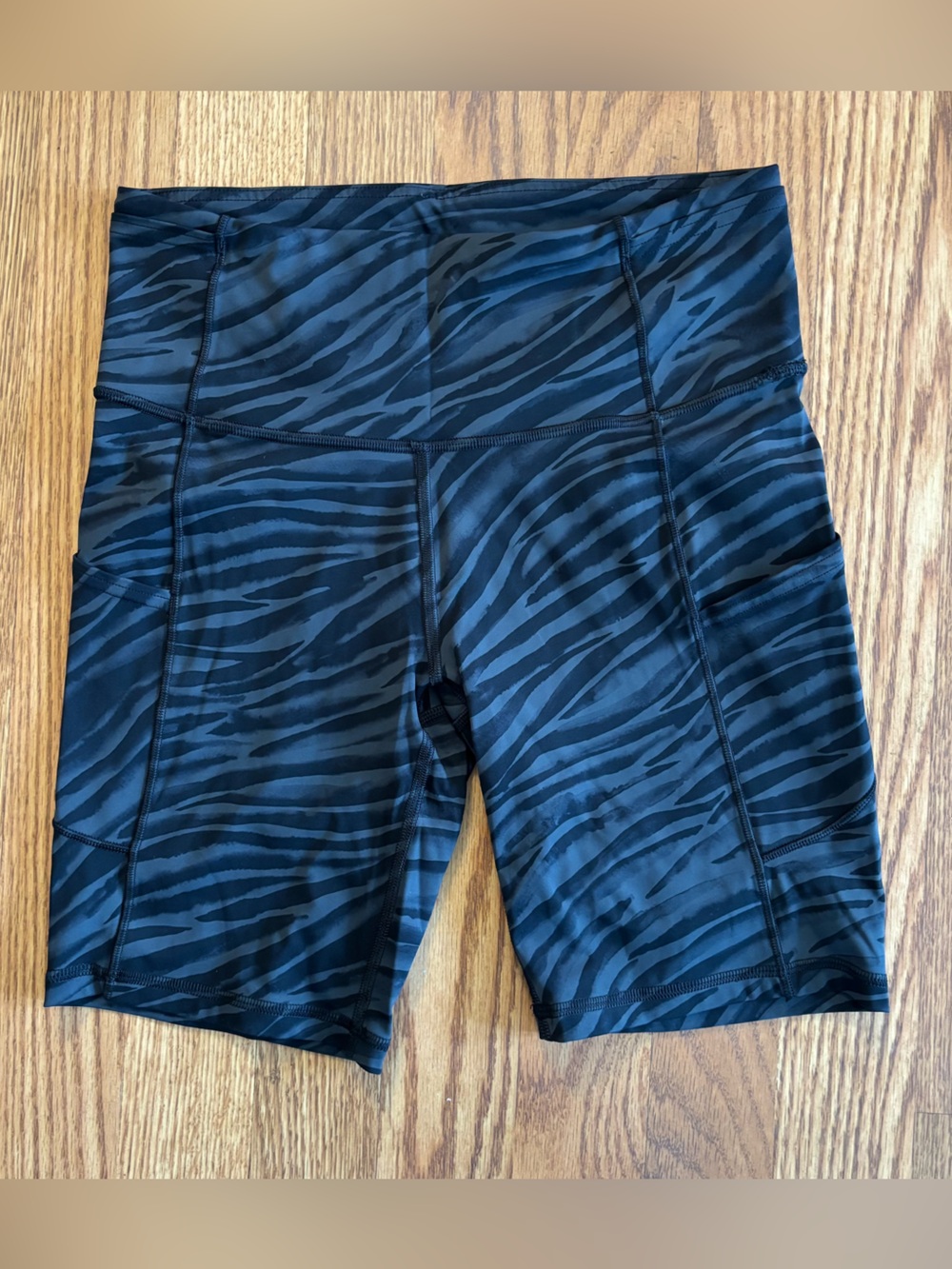 Lululemon Fast and Free Short 8" Le Tigre Camo Deep Coal Nulux Biker Shorts 6